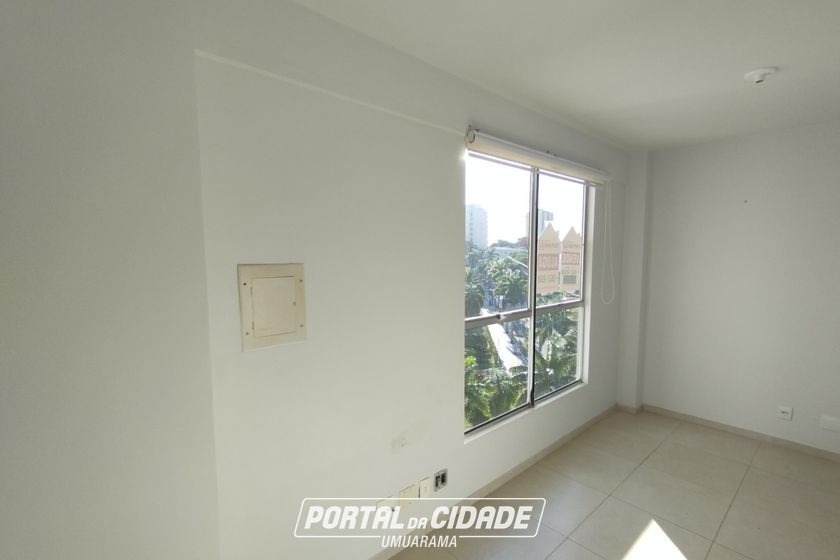 Sala Comercial &agrave; venda - 53m&sup2; - ZONA I