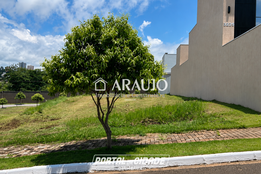 Terreno &agrave; venda - 275m&sup2; - Condom&iacute;nio Residencial Jardins de Versailles