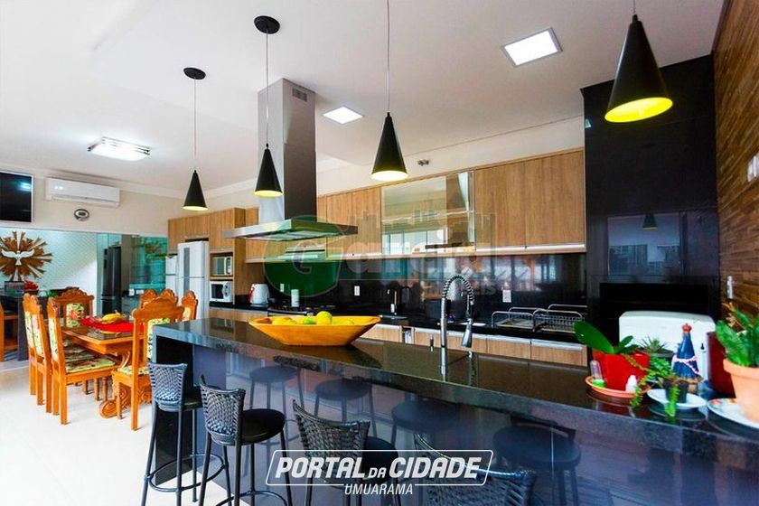 Casa &agrave; venda - 600m&sup2; - Zona II