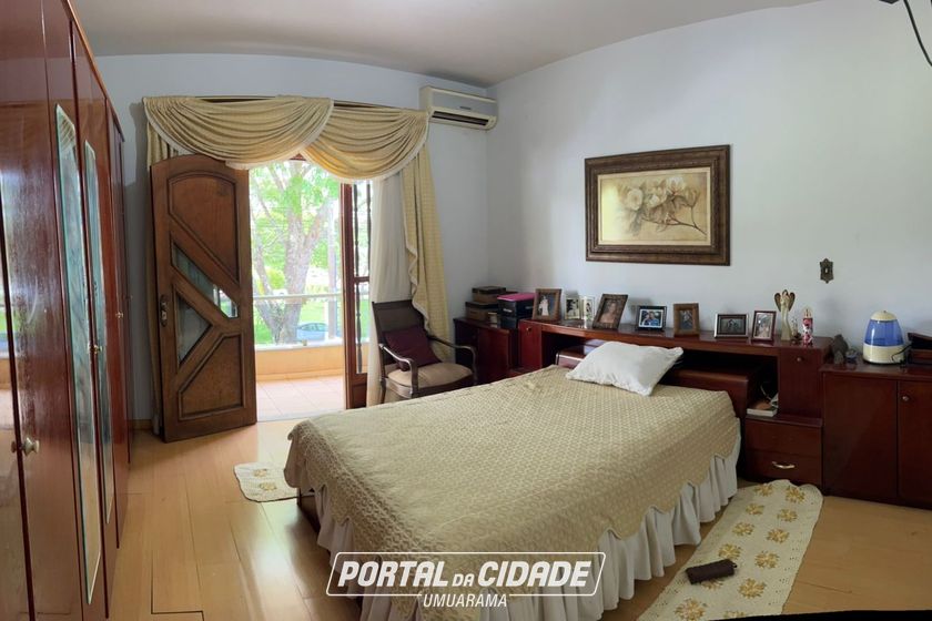 Sobrado para alugar - 241m&sup2; - Zona 1 A