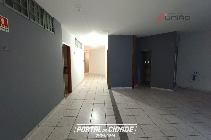 Sal&atilde;o Comercial para alugar - 880m&sup2; - Zona III