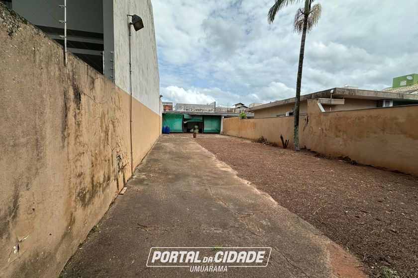 Terreno &agrave; venda - 270m&sup2; - ZONA II