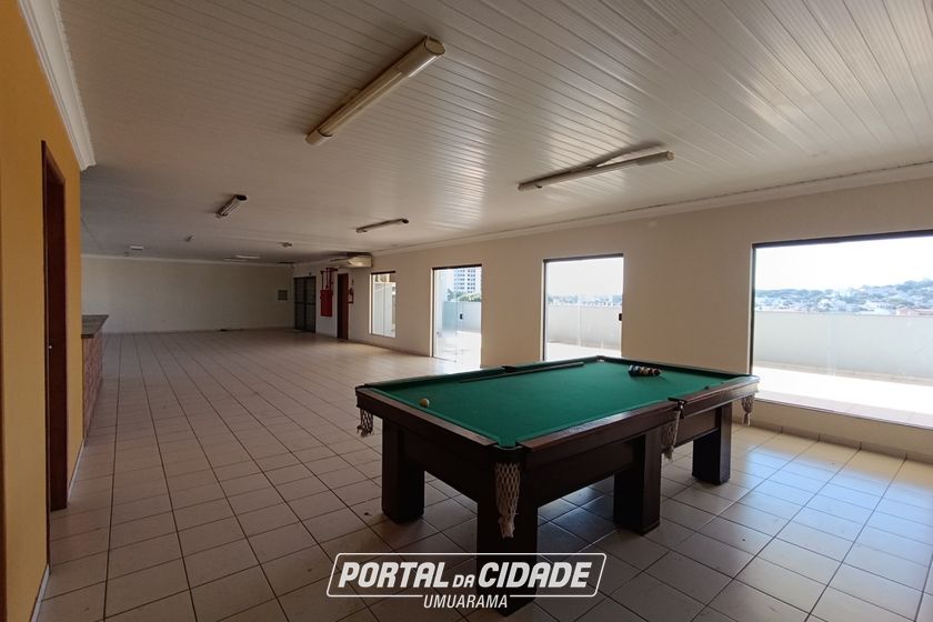 Sal&atilde;o Comercial para alugar - 185m&sup2; - ZONA I