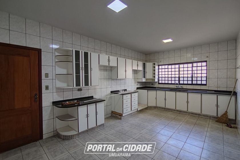 Casa para alugar - 203m&sup2; - ZONA IV