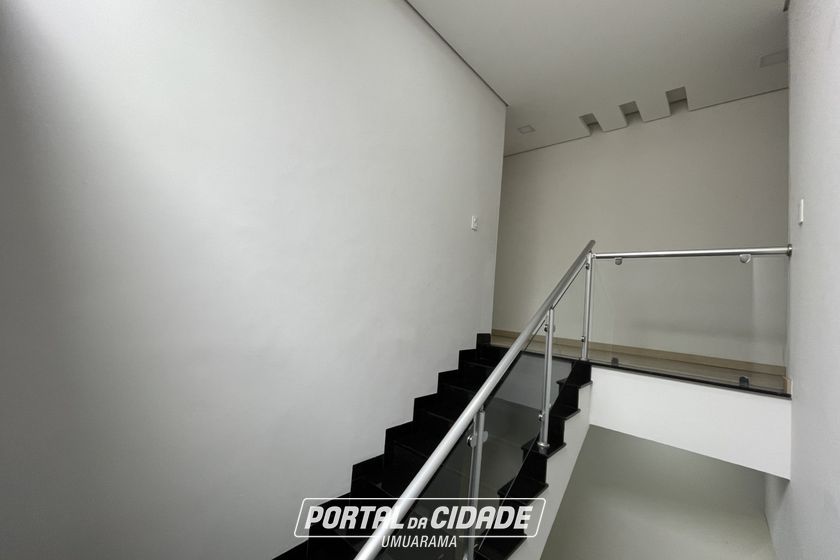 Casa para alugar - 252m&sup2; - ZONA VII