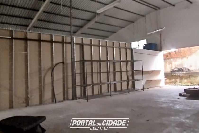 Sal&atilde;o Comercial para alugar - 500m&sup2; - Zona VII