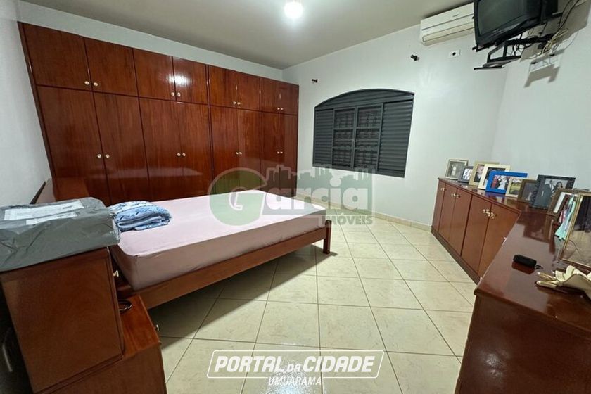 Casa &agrave; venda - 300m&sup2; - Parque San Remo I
