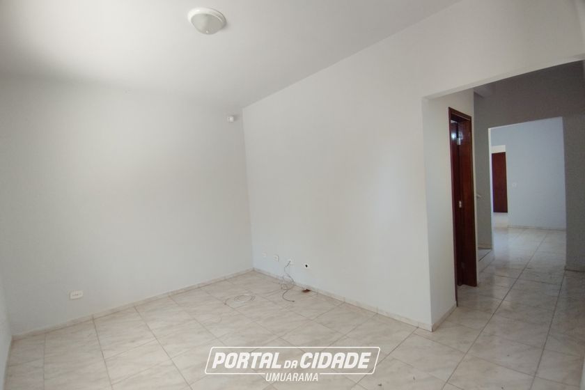 Casa &agrave; venda - 255m&sup2; - ZONA VI
