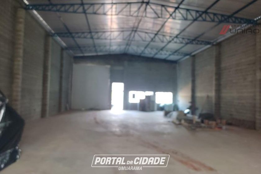 Sal&atilde;o Comercial &agrave; venda - 640m&sup2; - Zona Armazem