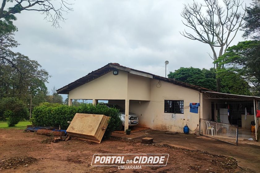 Ch&aacute;cara &agrave; venda - 400m&sup2; - ESTRADA MORADA DO SOL