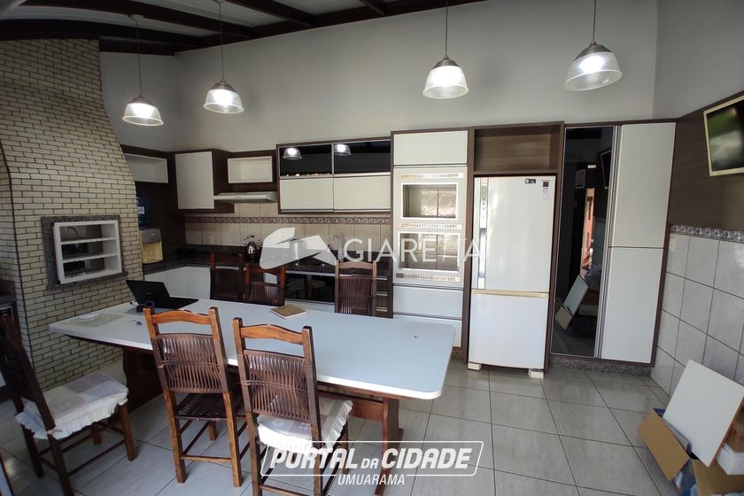 Casa &agrave; venda - 180m&sup2; - JARDIM GISELA