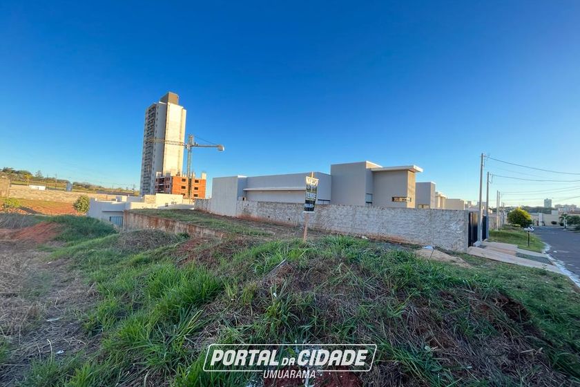 Terreno &agrave; venda - 182m&sup2; - Jardim Interlagos 2