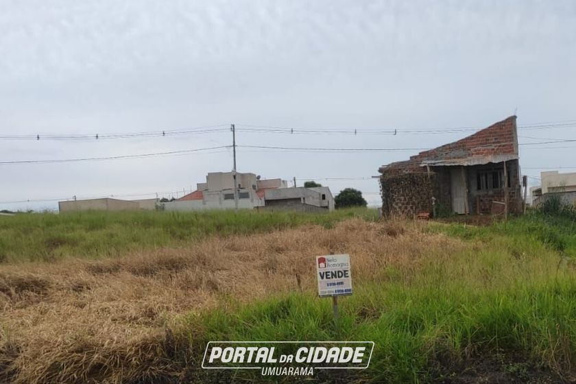Terreno &agrave; venda - 135m&sup2; - Umuarama