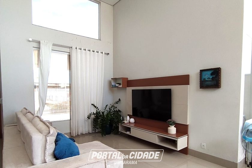 Casa &agrave; venda - 237m&sup2; - Jardim Oliveira