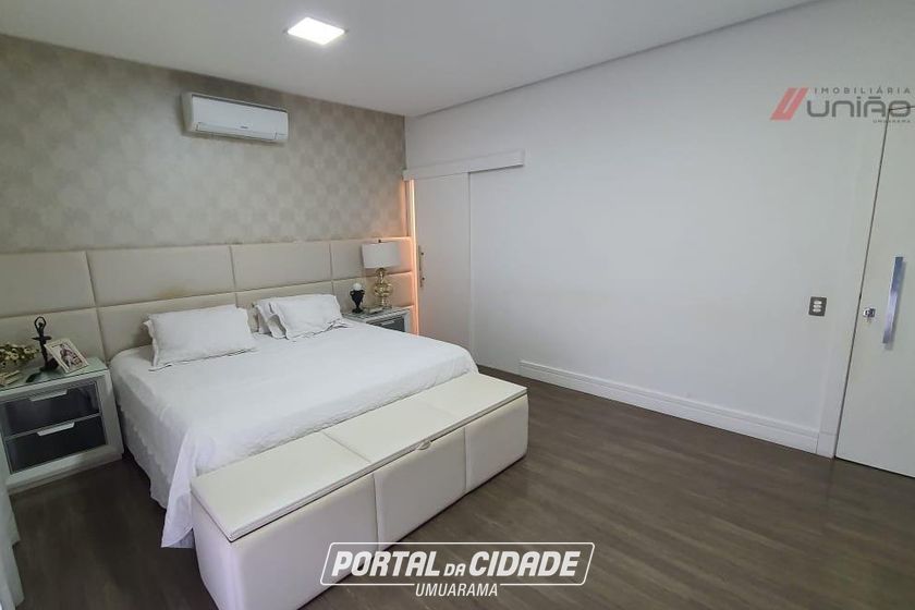 Casa &agrave; venda - 245m&sup2; - Zona IV