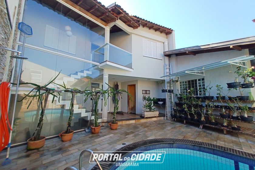 Casa &agrave; venda - 420m&sup2; - Zona I