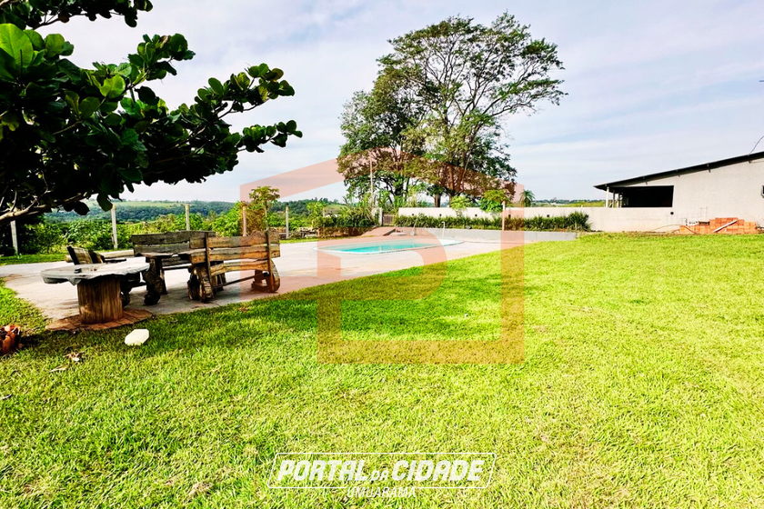 Ch&aacute;cara &agrave; venda - 4000m&sup2; - &Aacute;rea Rural