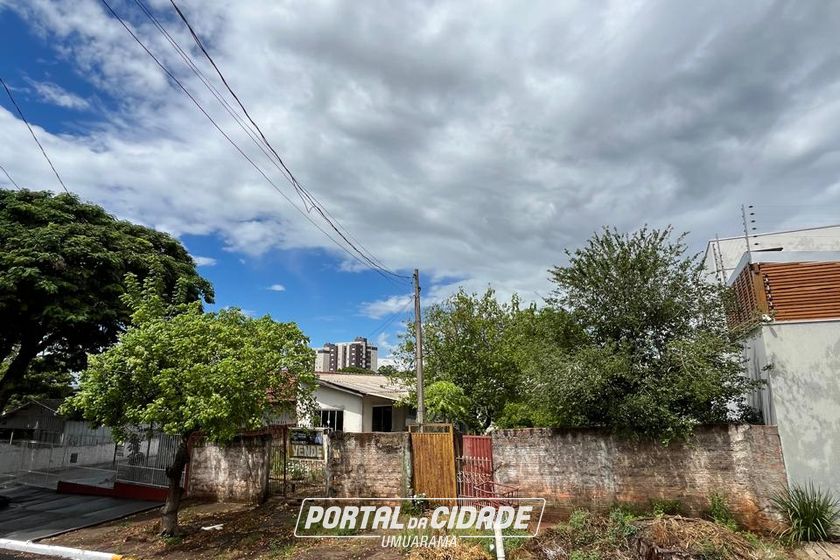 Terreno &agrave; venda - 262m&sup2; - Zona III