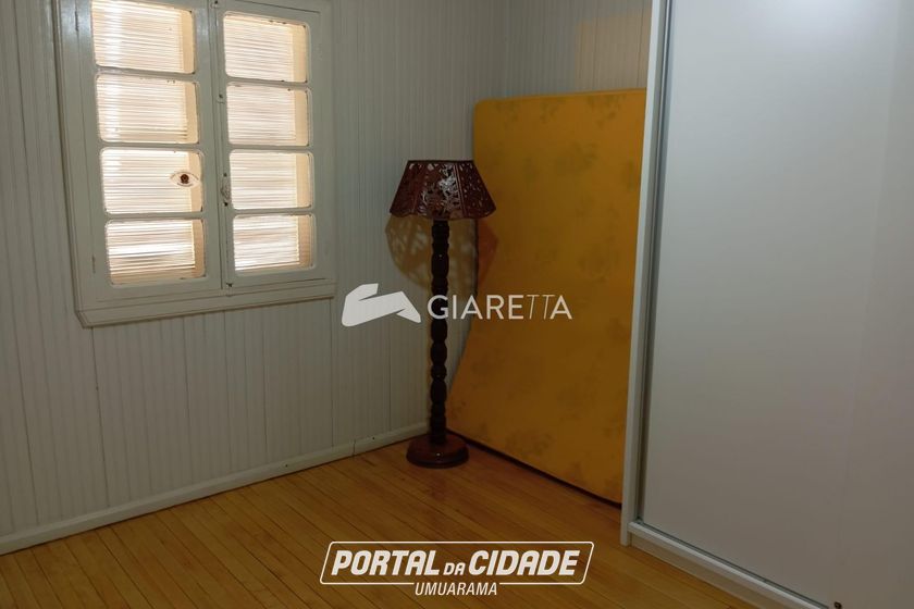 Casa &agrave; venda - 210m&sup2; - CENTRO