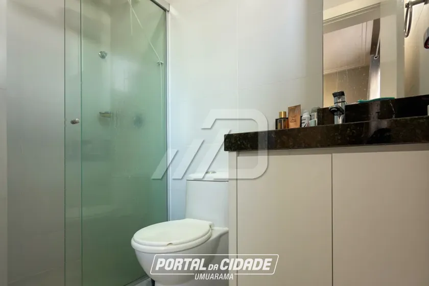Apartamento &agrave; venda - 120m&sup2; - Meia Praia