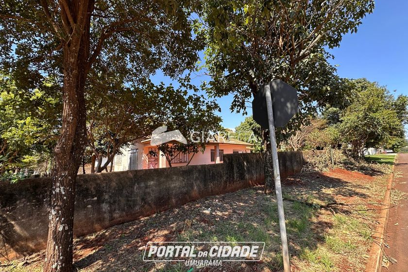 Terreno &agrave; venda - 661m&sup2; - CENTRO