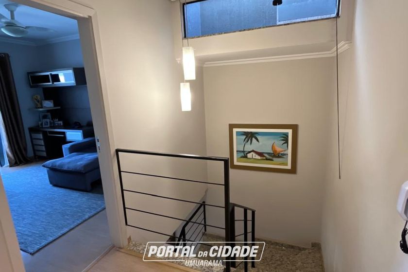 Sobrado &agrave; venda - 245m&sup2; - Zona II