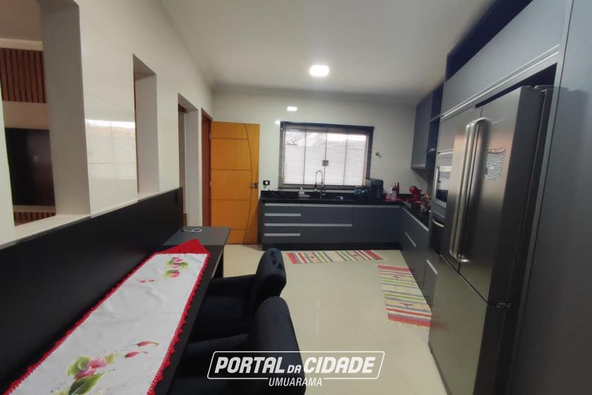 Casa &agrave; venda - 244m&sup2; - Zona V