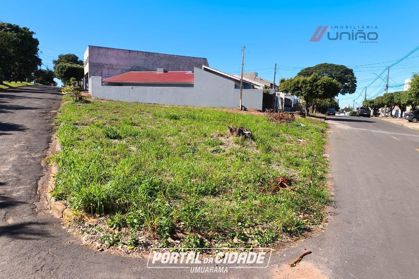 Terreno &agrave; venda - 241m&sup2; - Zona V