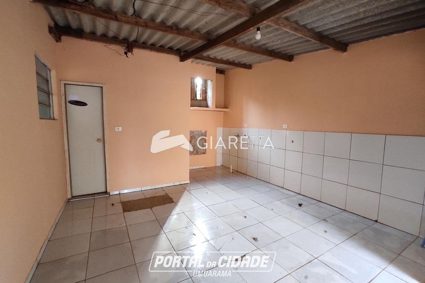 Casa &agrave; venda - 200m&sup2; - JARDIM SANTA MARIA