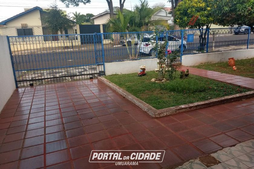 Sala Comercial &agrave; venda - 180m&sup2; - Zona I
