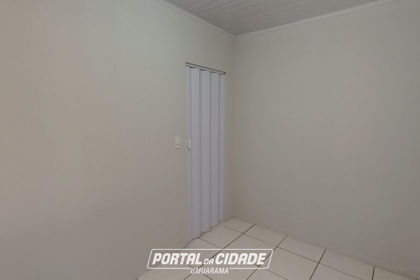 Casa para alugar - 324m&sup2; - ZONA V