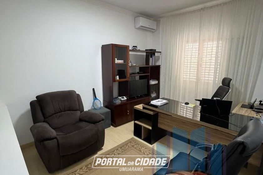 Casa &agrave; venda - 242m&sup2; - Zona I