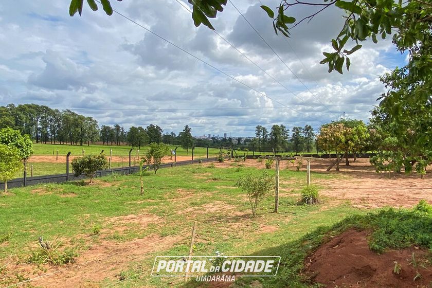 Ch&aacute;cara &agrave; venda - 40m&sup2; - -