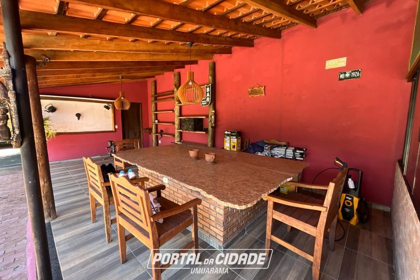 Ch&aacute;cara &agrave; venda - 11000m&sup2; - PR-323