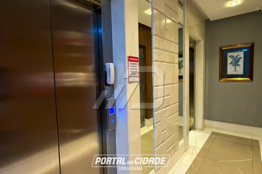 Apartamento &agrave; venda - 120m&sup2; - Meia Praia