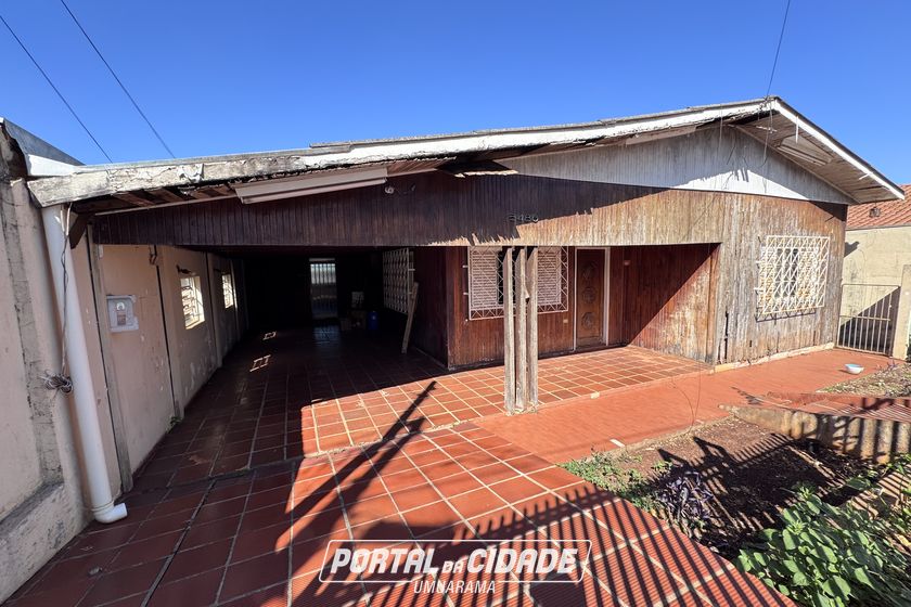 Casa &agrave; venda - 490m&sup2; - Zona II