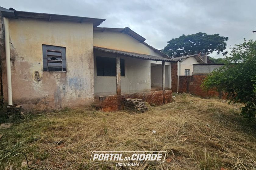 Casa &agrave; venda - 68m&sup2; - CONJUNTO RESIDENCIAL CORREGO LONGE