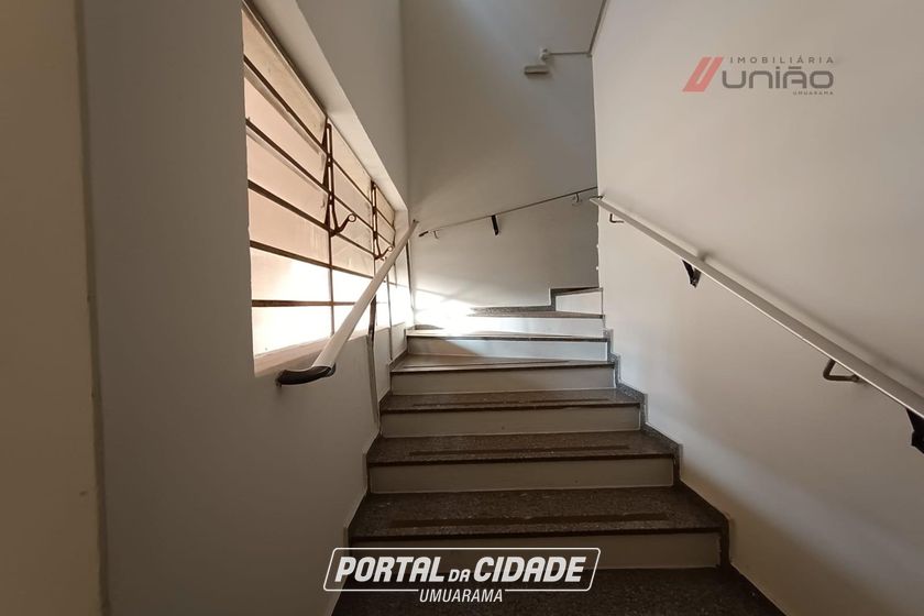 Sal&atilde;o Comercial para alugar - 880m&sup2; - Zona III