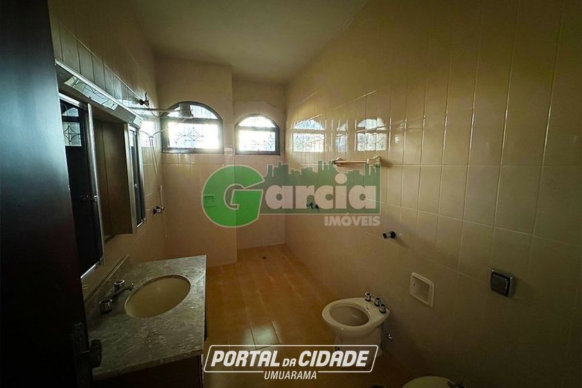 Casa &agrave; venda - 225m&sup2; - Zona II