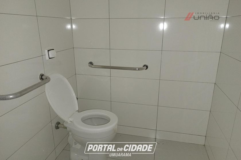 Sal&atilde;o Comercial para alugar - 200m&sup2; - Zona III
