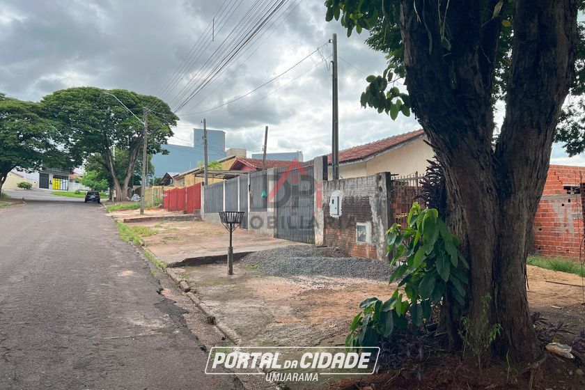 Terreno &agrave; venda - 245m&sup2; - Zona V