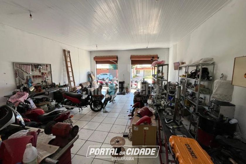 Sal&atilde;o Comercial &agrave; venda - Zona II