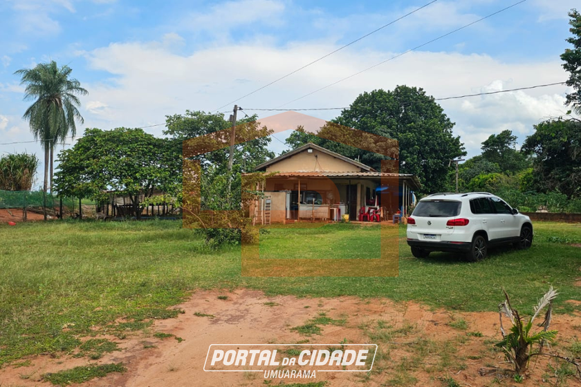 Ch&aacute;cara &agrave; venda - 21000m&sup2; - Zona Rural