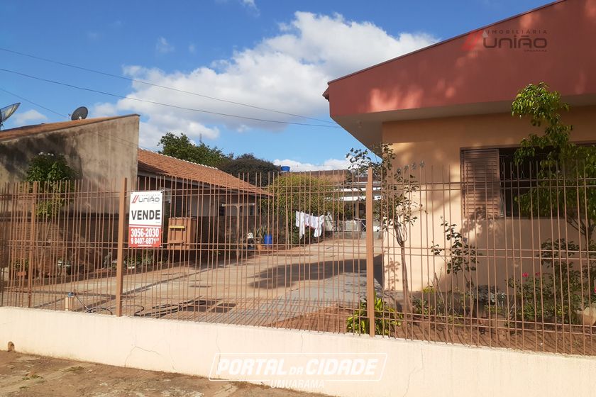 Casa &agrave; venda - 525m&sup2; - Jardim Tropical