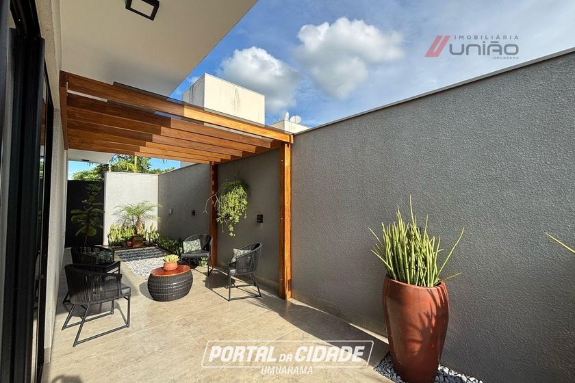 Casa &agrave; venda - 230m&sup2; - Conjunto Residencial Portal das &Aacute;guas