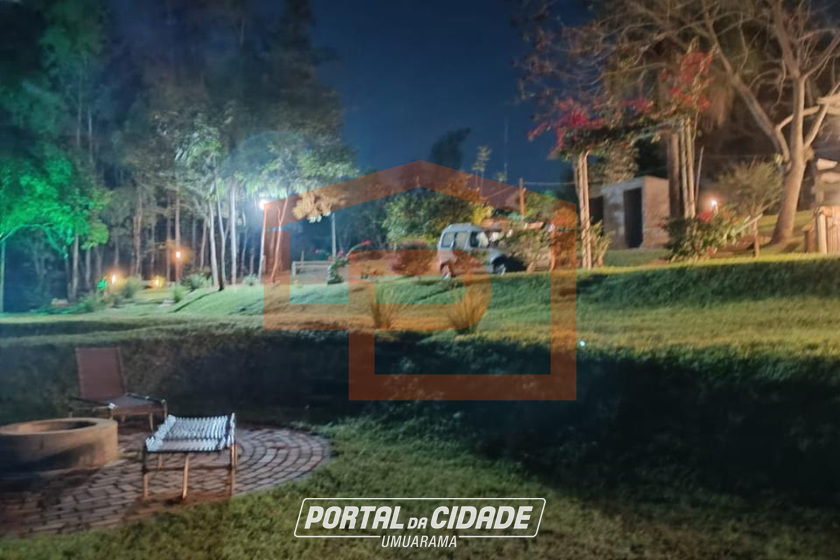 Ch&aacute;cara &agrave; venda - 5400m&sup2; - Zona Rural