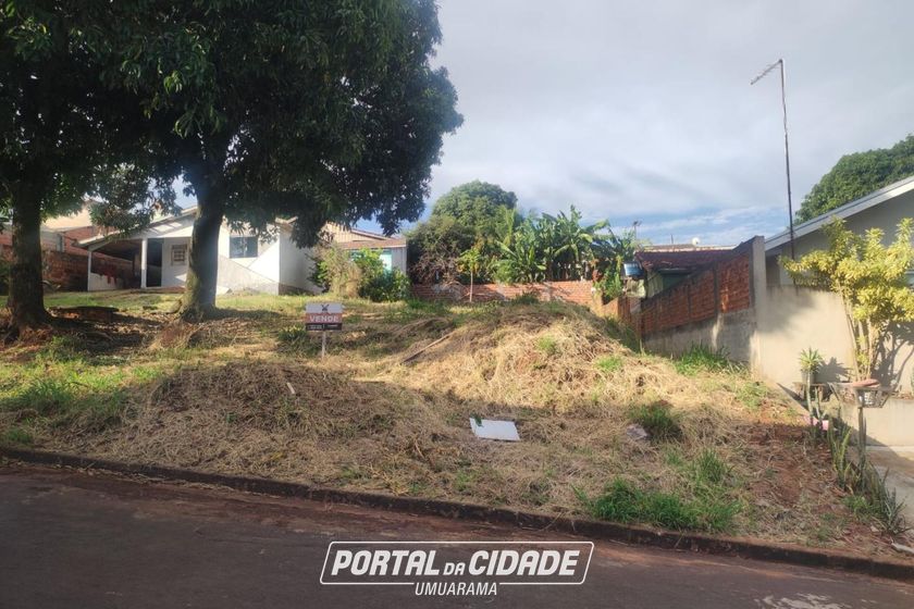 Terreno &agrave; venda - 360m&sup2; - Parque Tarum&atilde;