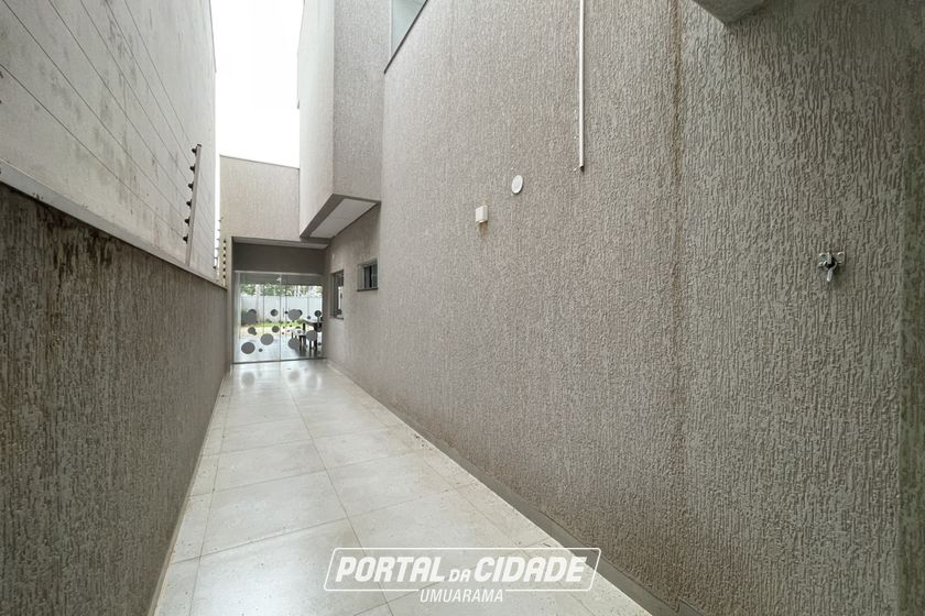 Casa para alugar - 252m&sup2; - ZONA VII