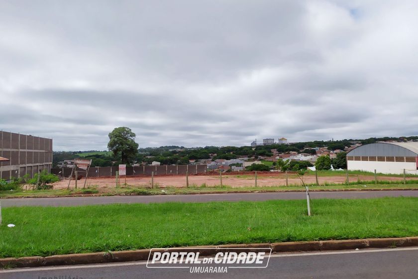 Terreno para alugar - 858m&sup2; - ZONA VII