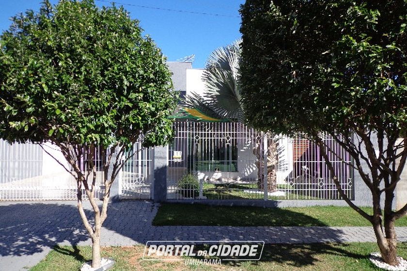 Casa &agrave; venda - 233m&sup2; - JARDIM TAMOIO